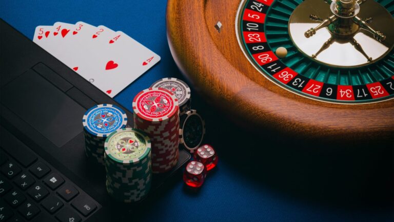 cách chơi poker hiệu quả-2-3